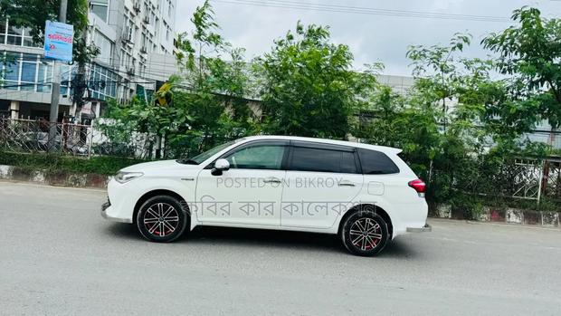 Toyota Corolla Fielder 2017 White