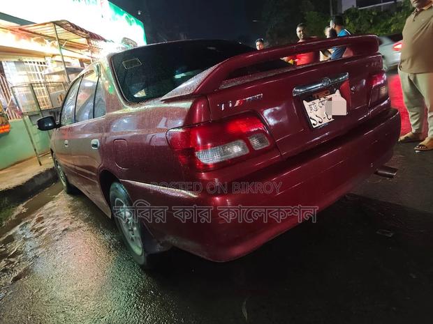 Toyota Carina 1999 Red