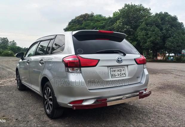 Toyota Corolla Fielder 2017 Silver