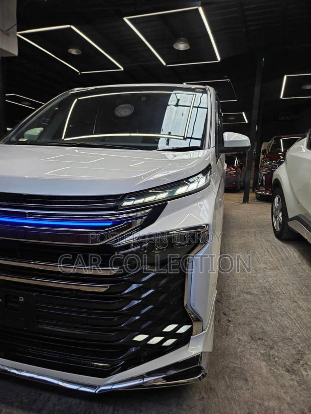 New Toyota Voxy Hybrid S-Z 2WD 7-Seater 2023 Pearl