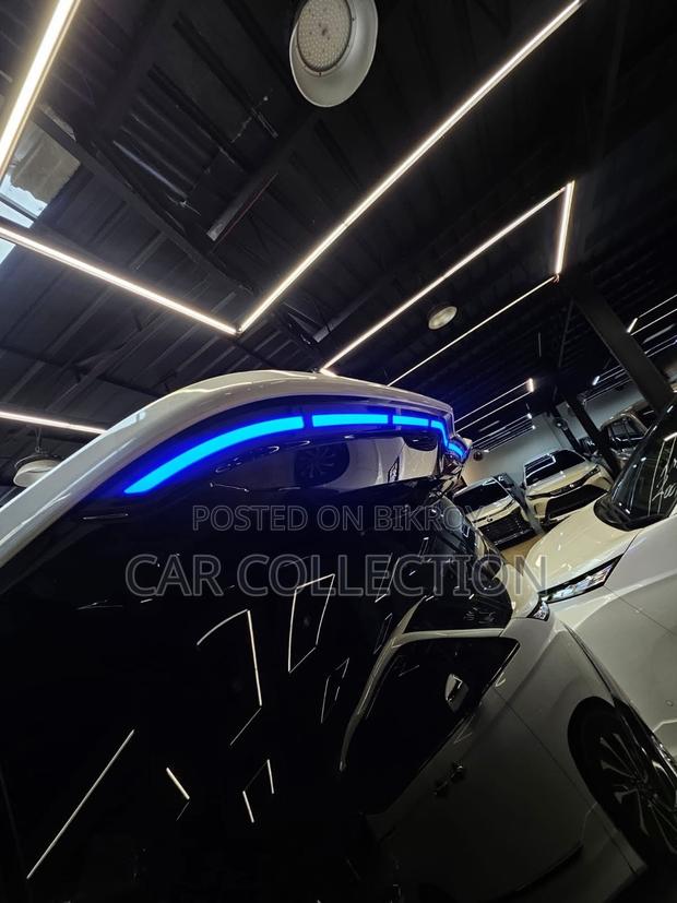 New Toyota Voxy Hybrid S-Z 2WD 7-Seater 2023 Pearl