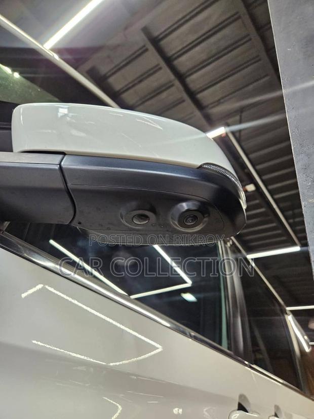 New Toyota Voxy Hybrid S-Z 2WD 7-Seater 2023 Pearl