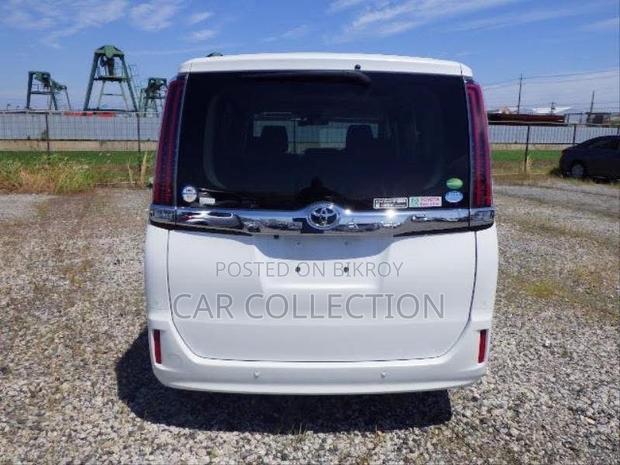 Toyota Noah 2.0 FWD (8 Seater) 2021 Pearl