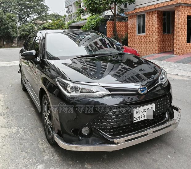 Toyota Corolla Fielder 2017 Black