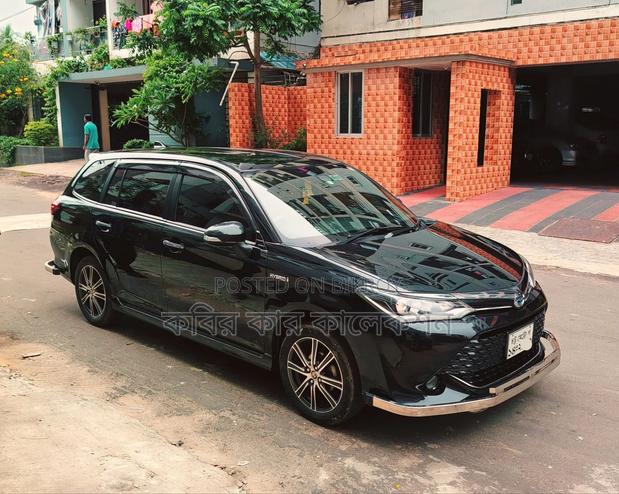 Toyota Corolla Fielder 2017 Black