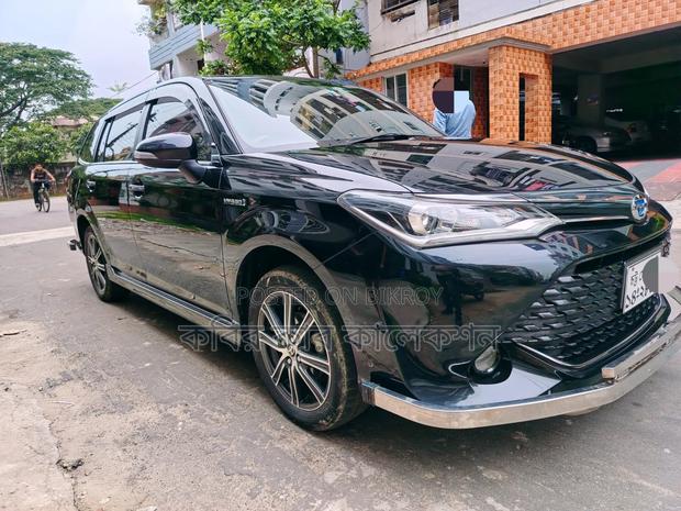 Toyota Corolla Fielder 2017 Black