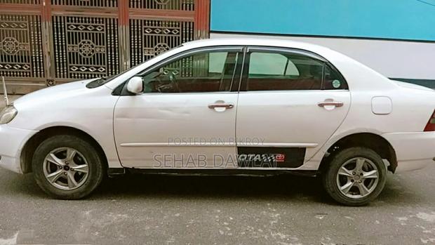 Toyota Corolla 2001 Off White