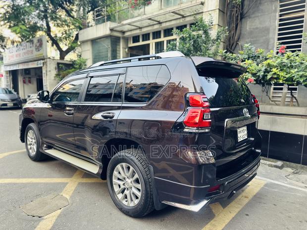 Toyota Land Cruiser Prado 2017 Brown