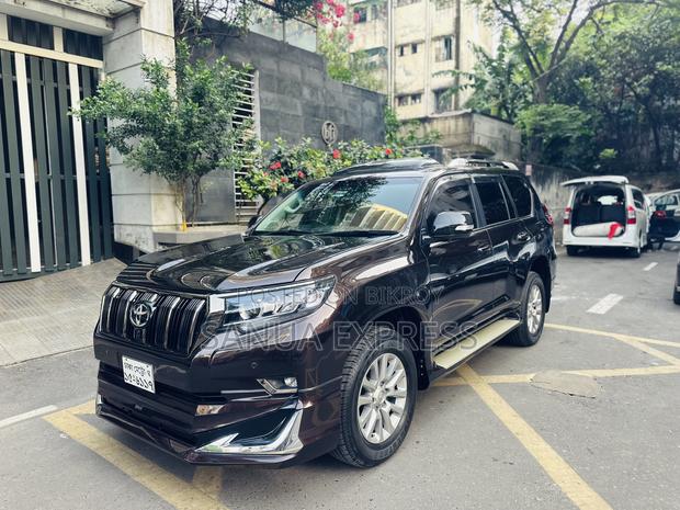 Toyota Land Cruiser Prado 2017 Brown