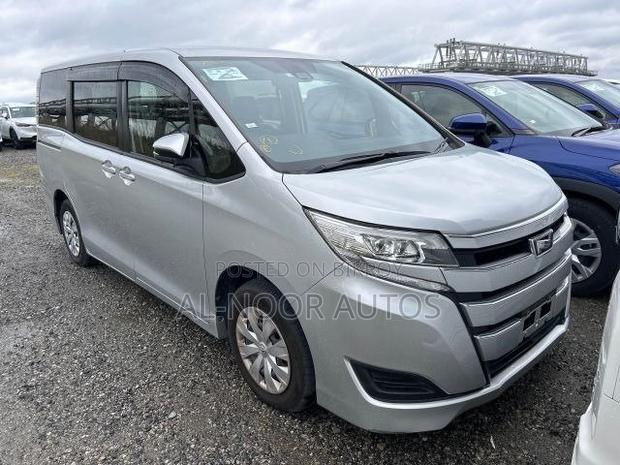 Toyota Noah 2.0 FWD (8 Seater) 2021 Silver