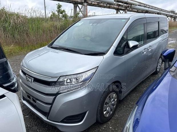Toyota Noah 2.0 FWD (8 Seater) 2021 Silver