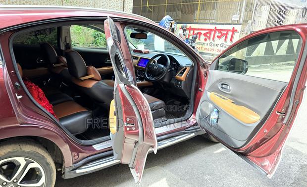 Honda Vezel 1.5 Hybrid 2WD 2014 Maroon