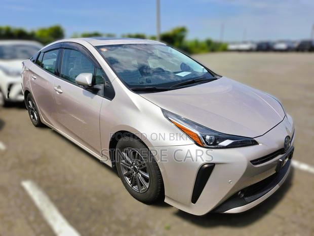 Toyota Prius 2021 Beige