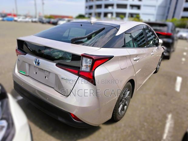Toyota Prius 2021 Beige