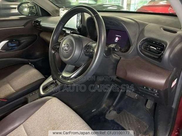 Toyota Yaris Cross 2021 Maroon