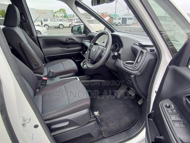Toyota Noah 2022 Pearl
