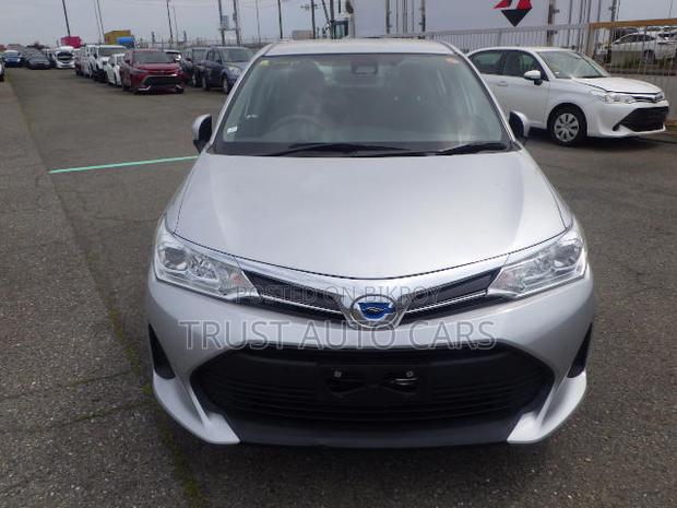 Toyota Axio 2021 Silver