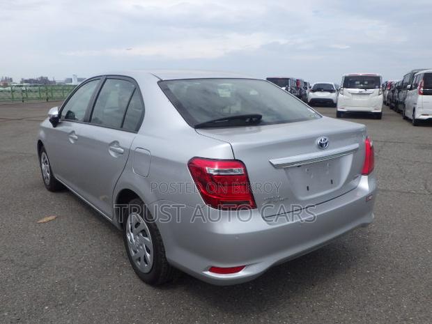 Toyota Axio 2021 Silver