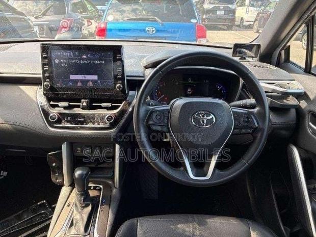 New Toyota Corolla Cross 1.8 Hybrid FWD 2022 Brown