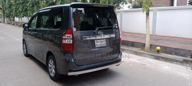 Toyota Noah 2012 Black