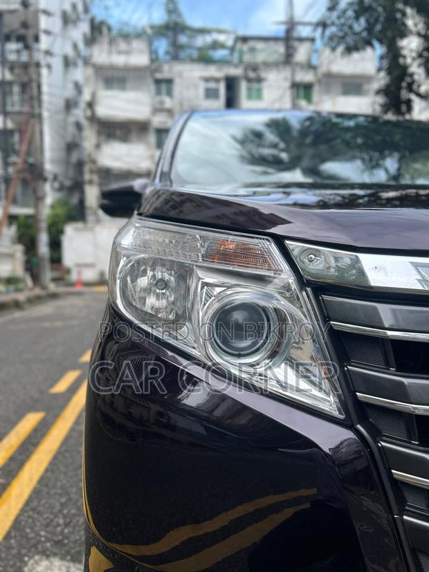Toyota Noah 2015 Purple