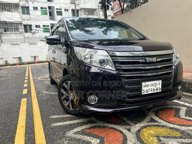 Toyota Noah 2015 Purple