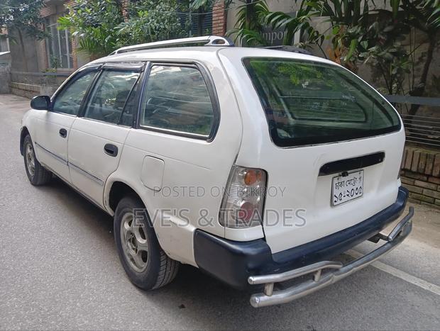 Toyota Corolla 1997 White