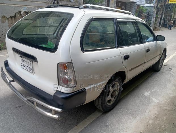 Toyota Corolla 1997 White