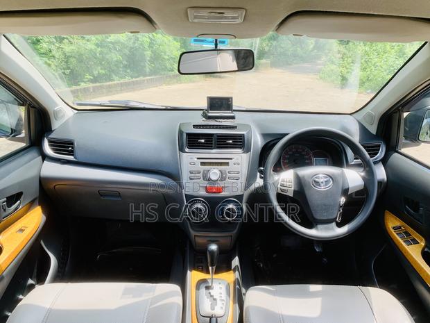 Toyota Avanza 2012 Gray