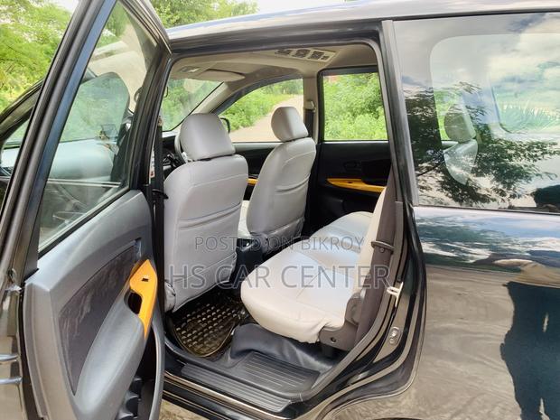 Toyota Avanza 2012 Gray