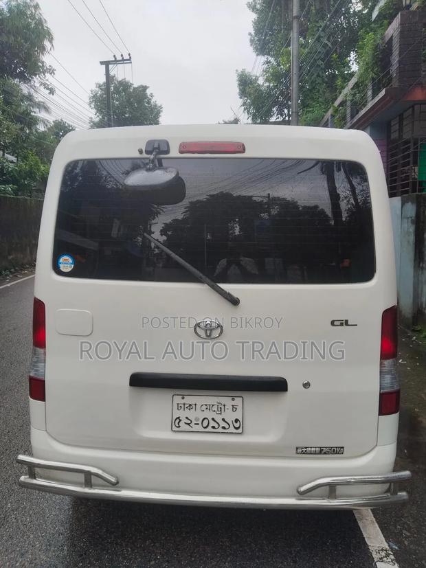 Toyota Noah 2010 White