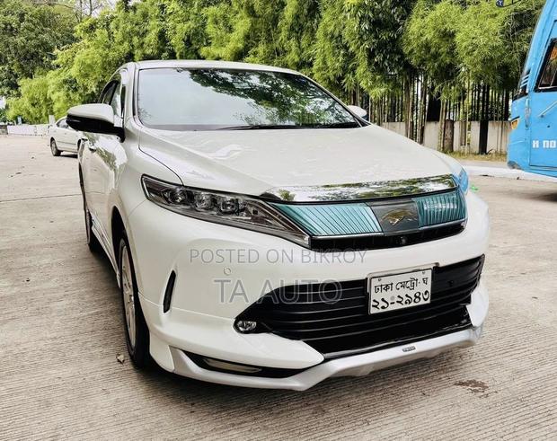 Toyota Harrier 2.0 4WD 2017 Pearl