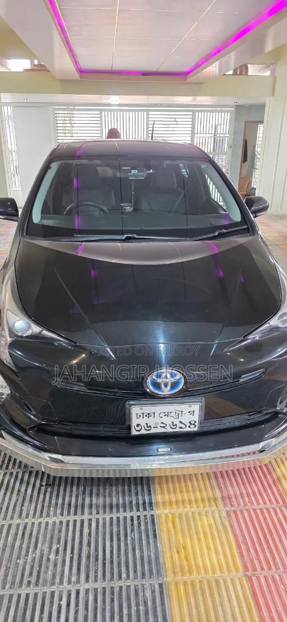 Toyota Prius 4dr Hatchback (1.8L 4cyl Gas/Electric Hybrid CVT) 2016