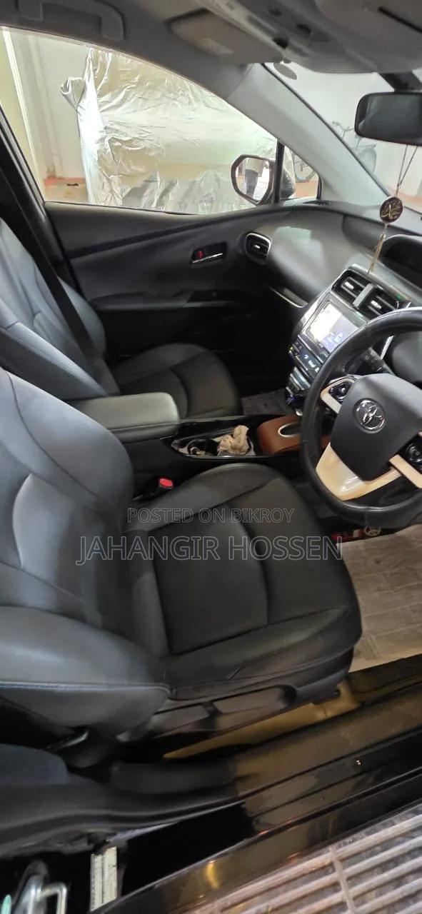 Toyota Prius 4dr Hatchback (1.8L 4cyl Gas/Electric Hybrid CVT) 2016