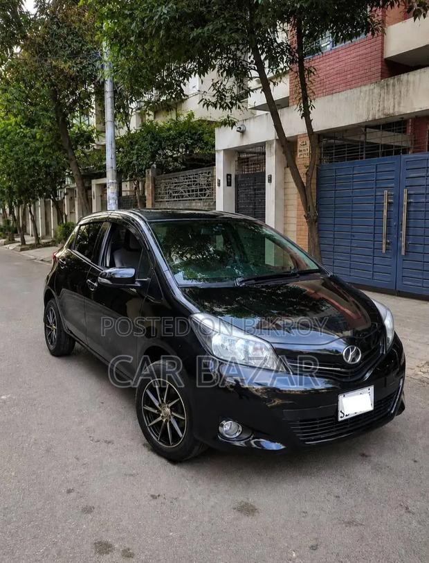 Toyota Vitz 1.0 FWD 5dr 2010 Black