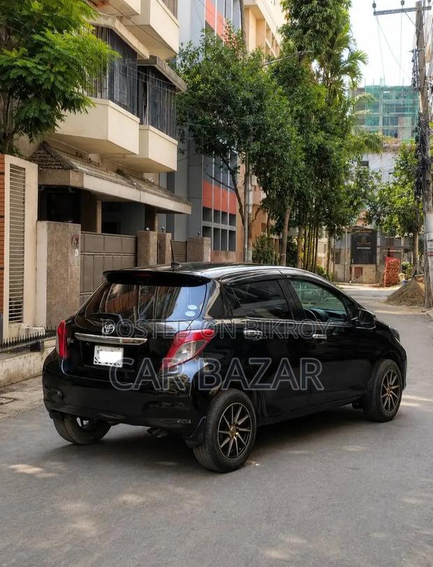Toyota Vitz 1.0 FWD 5dr 2010 Black