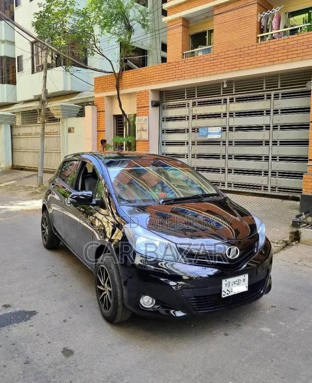 Toyota Vitz 1.0 FWD 5dr 2010 Black