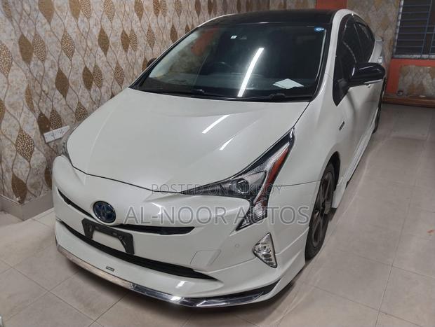 Toyota Prius 2018 Pearl