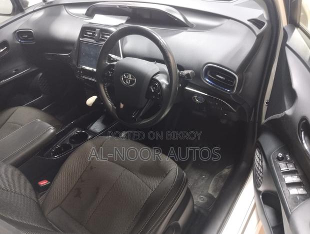 Toyota Prius 2018 Pearl