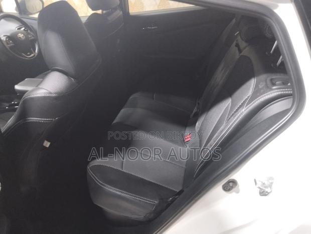 Toyota Prius 2018 Pearl