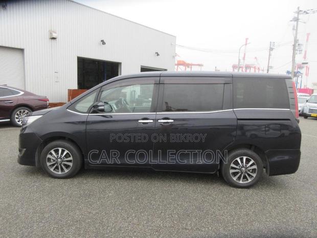 Toyota Esquire 1.8 FWD Hybrid (7 Seater) 2021 Black