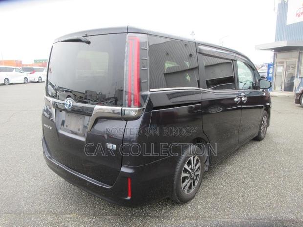 Toyota Esquire 1.8 FWD Hybrid (7 Seater) 2021 Black