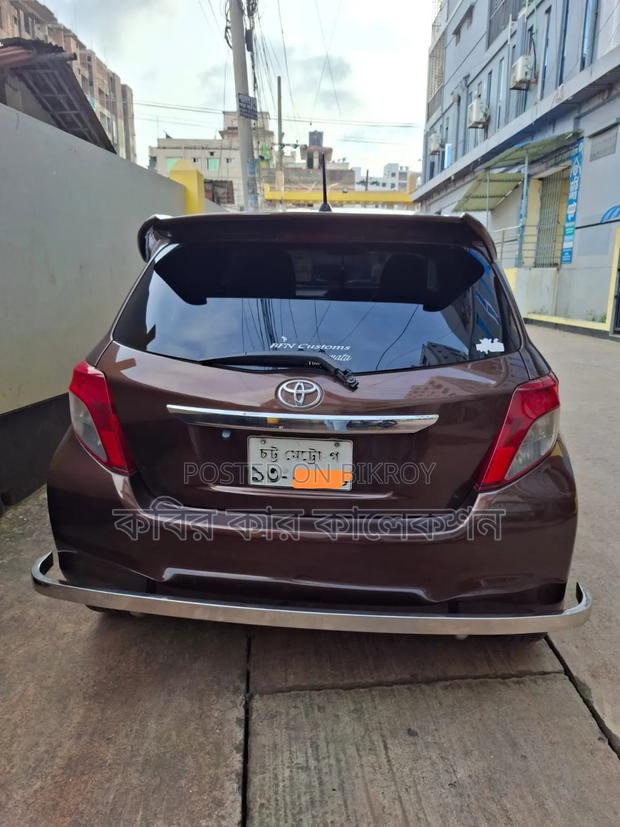 Toyota Vitz 2012 Gray