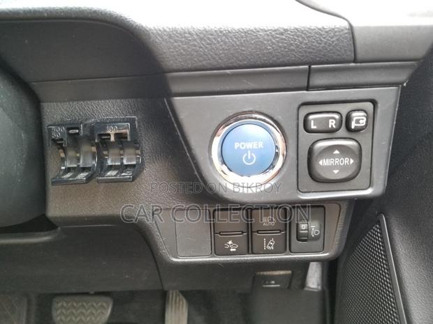 Toyota Corolla Fielder 1.5 Hybrid FWD 2020 Black