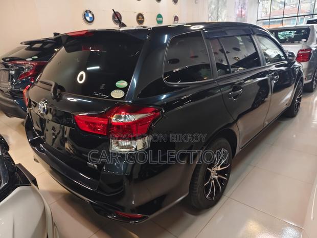 Toyota Corolla Fielder 1.5 Hybrid FWD 2020 Black