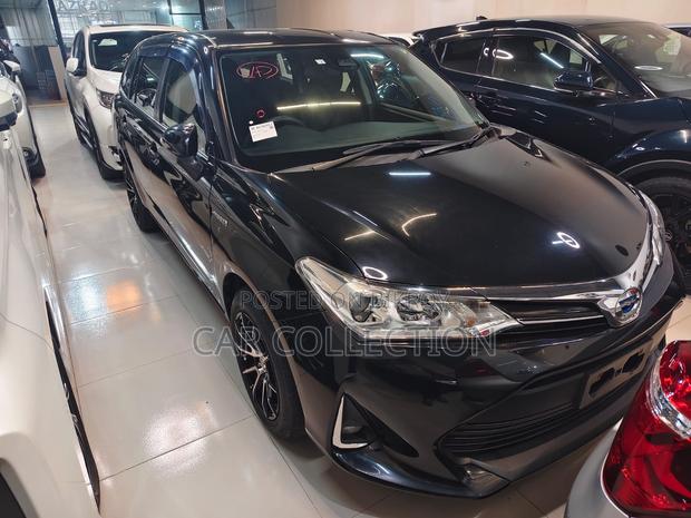 Toyota Corolla Fielder 1.5 Hybrid FWD 2020 Black