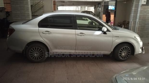 Toyota Axio 1.5 Hybrid 2WD 2013 Gray