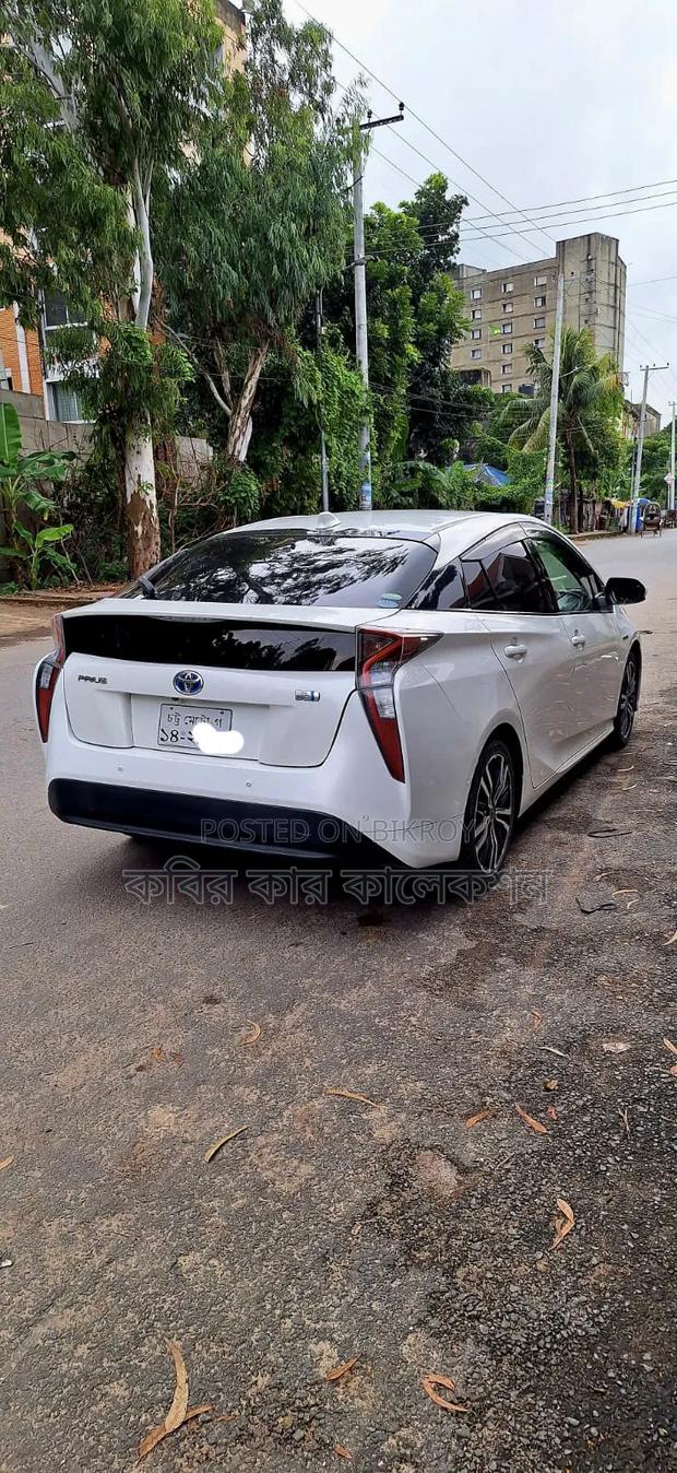 Toyota Prius 2017 Pearl