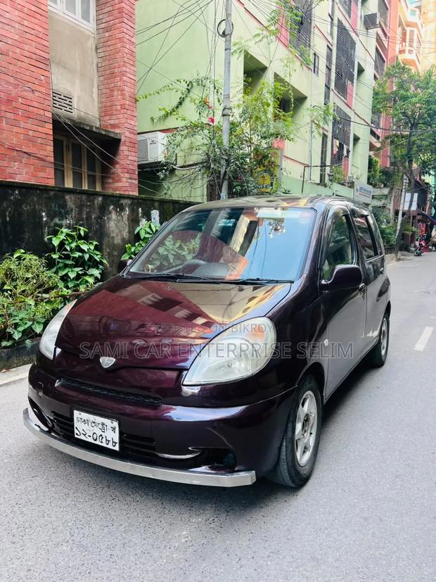 Toyota Fun Cargo 2000