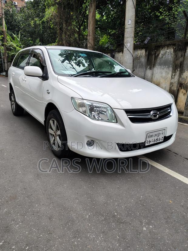Toyota Corolla Fielder 1.5 Hybrid FWD 2012 White
